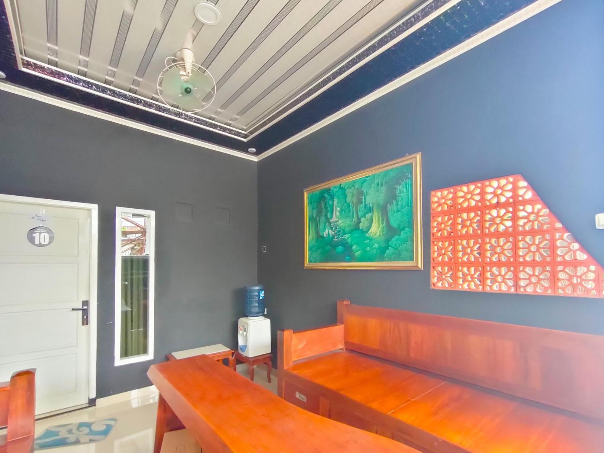 Hotel Reddoorz Syariah Near Stasiun Wates Wates  Exterior foto